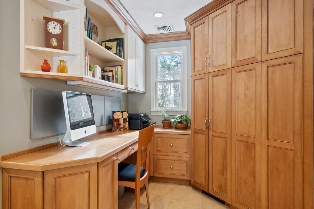 9 Mohawk Road Andover, MA 01810 - Photo 11 of 33 Gallery Image 11