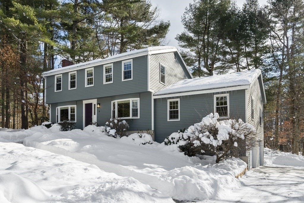 9 Mohawk Road Andover, MA 01810 - Photo 2 of 33 Gallery Image 2