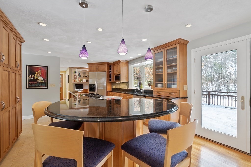 9 Mohawk Road Andover, MA 01810 - Photo 6 of 33 Gallery Image 6