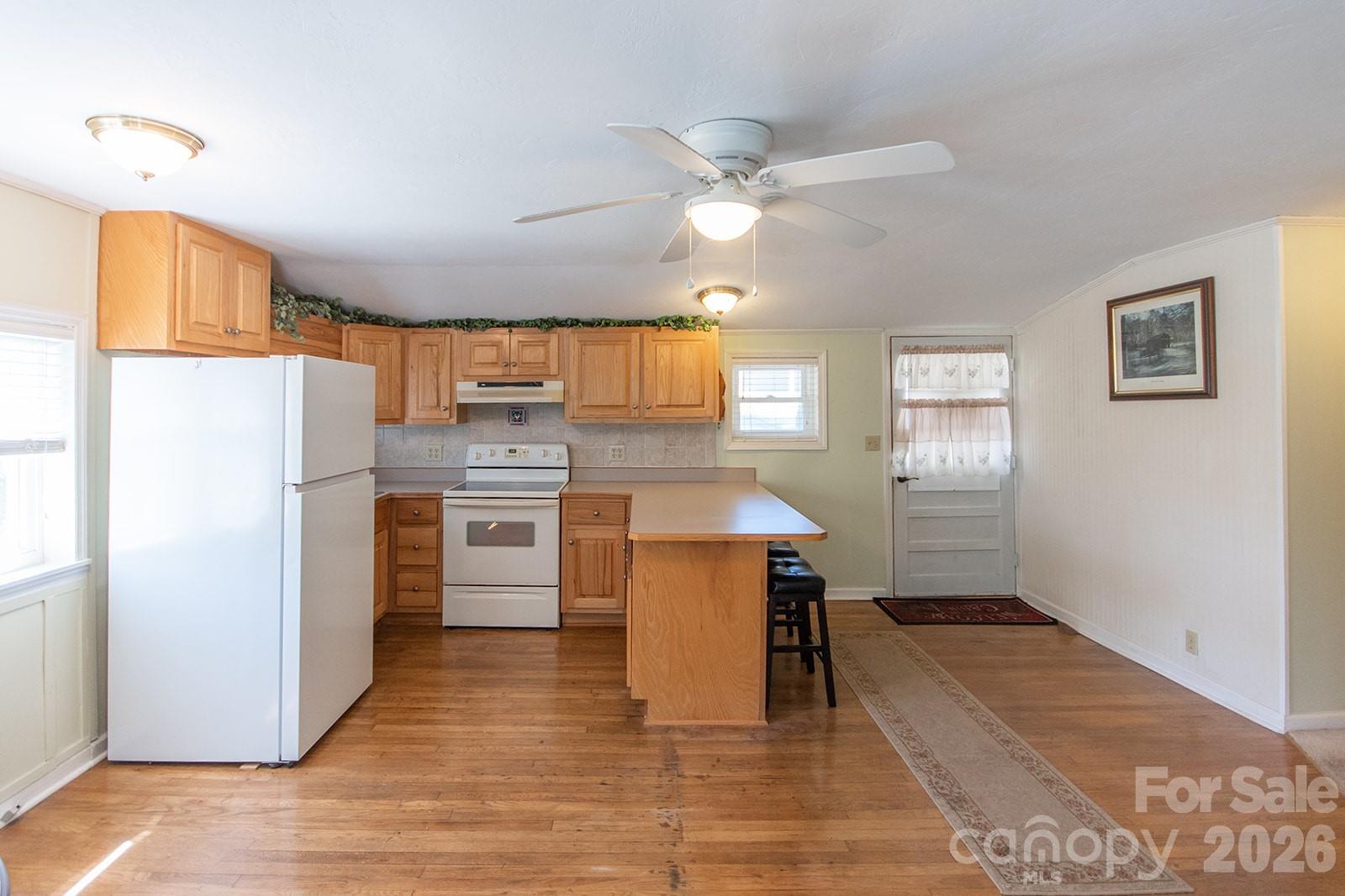 59 South Front Street Franklin, NC 28734 - Photo 5 of 40