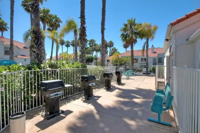 $3,150 | 9444 Twin Trails Drive, Unit 202, San Diego, CA 92129