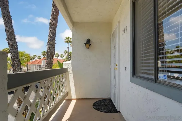 $3,150 | 9444 Twin Trails Drive, Unit 202, San Diego, CA 92129