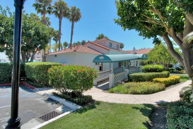 $3,150 | 9444 Twin Trails Drive, Unit 202, San Diego, CA 92129