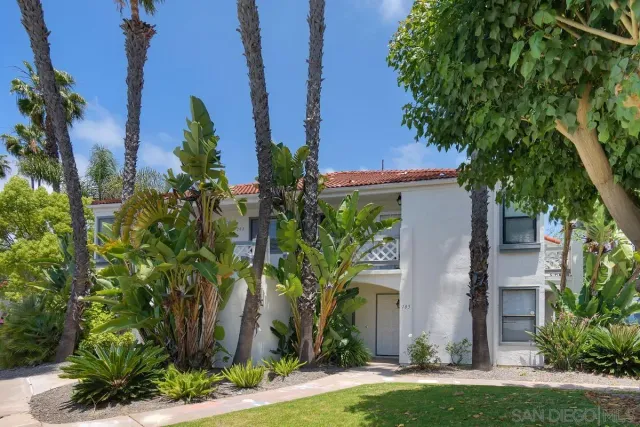 $3,150 | 9444 Twin Trails Drive, Unit 202, San Diego, CA 92129