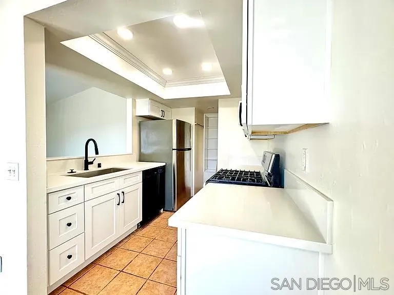 9444 Twin Trails Drive, Unit 202 San Diego, CA 92129 - Photo 4 of 30