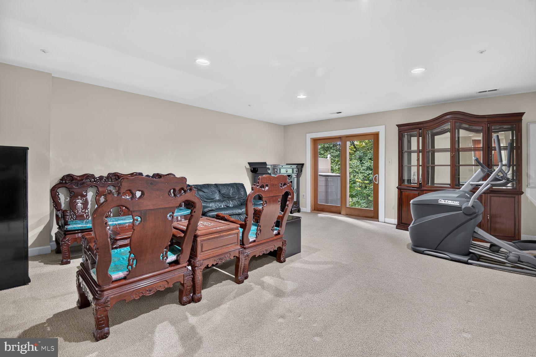 11432 Cedar Ridge Drive Potomac, MD 20854 - Photo 11 of 32 Spacious room with elegant details.