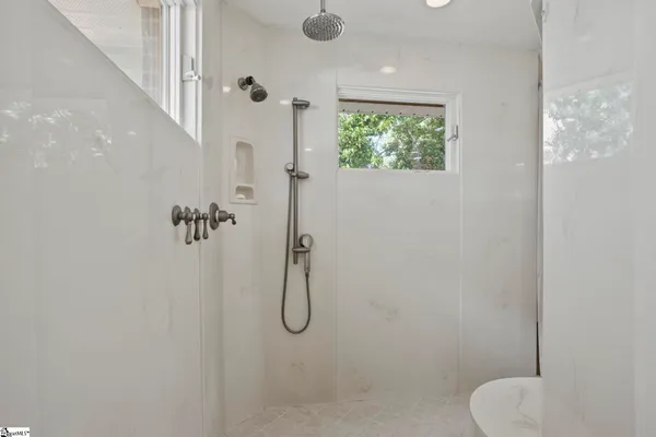 $895,000 | 126 Shannon Lake Circle, Greenville, SC 29615