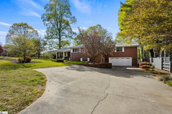 $895,000 | 126 Shannon Lake Circle, Greenville, SC 29615