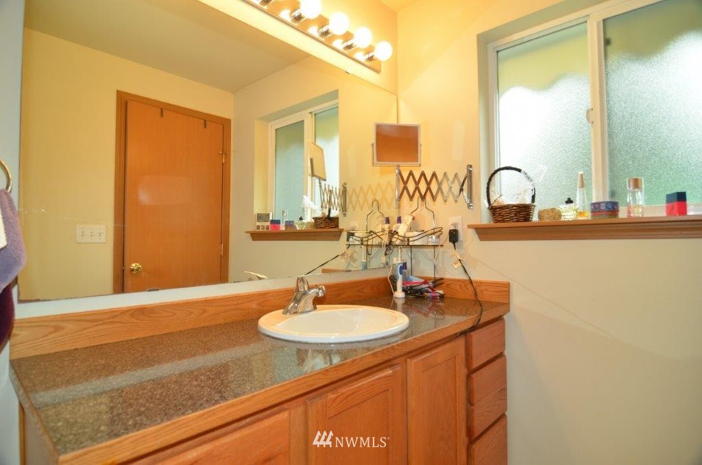 17336 Jordan Street Southwest Rochester, WA 98579 - Photo 15 of 25