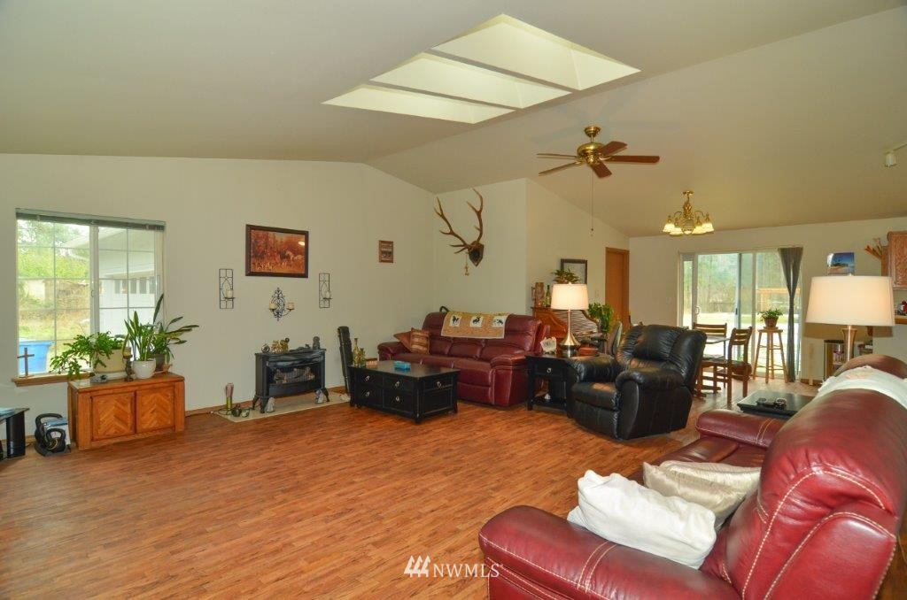 17336 Jordan Street Southwest Rochester, WA 98579 - Photo 3 of 25