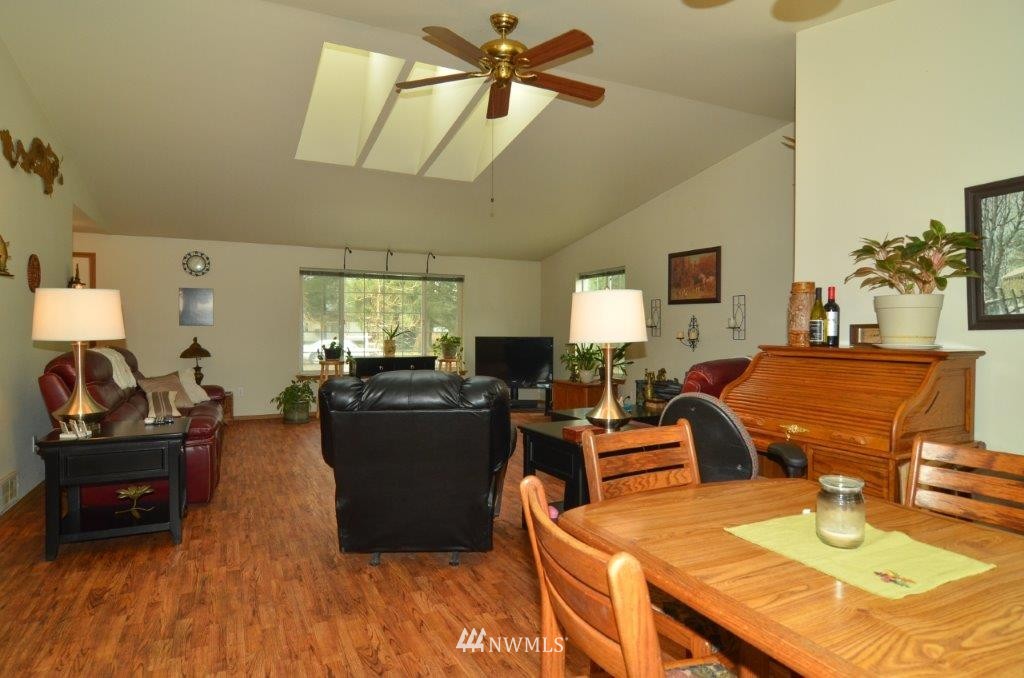 17336 Jordan Street Southwest Rochester, WA 98579 - Photo 6 of 25