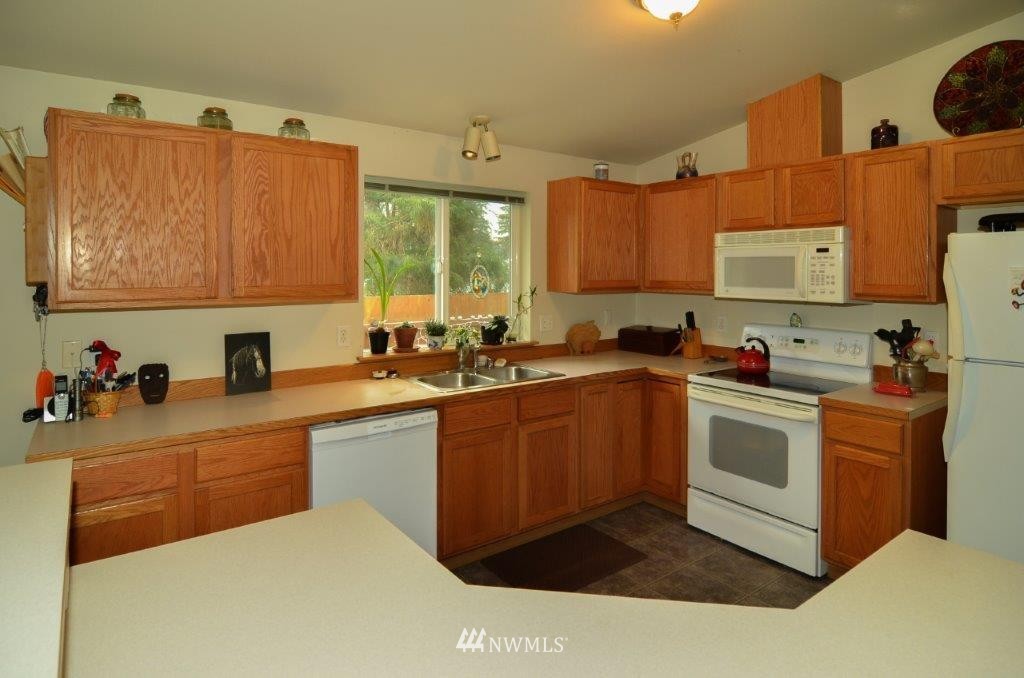 17336 Jordan Street Southwest Rochester, WA 98579 - Photo 8 of 25