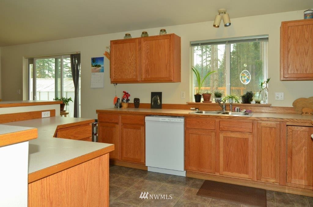 17336 Jordan Street Southwest Rochester, WA 98579 - Photo 9 of 25
