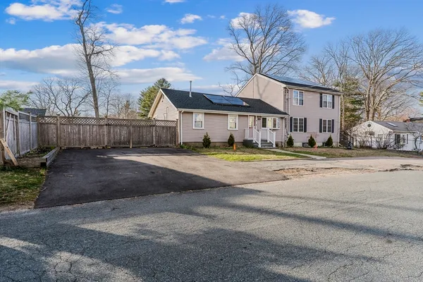 $780,000 | 21 Dale Road, Holbrook, MA 02343