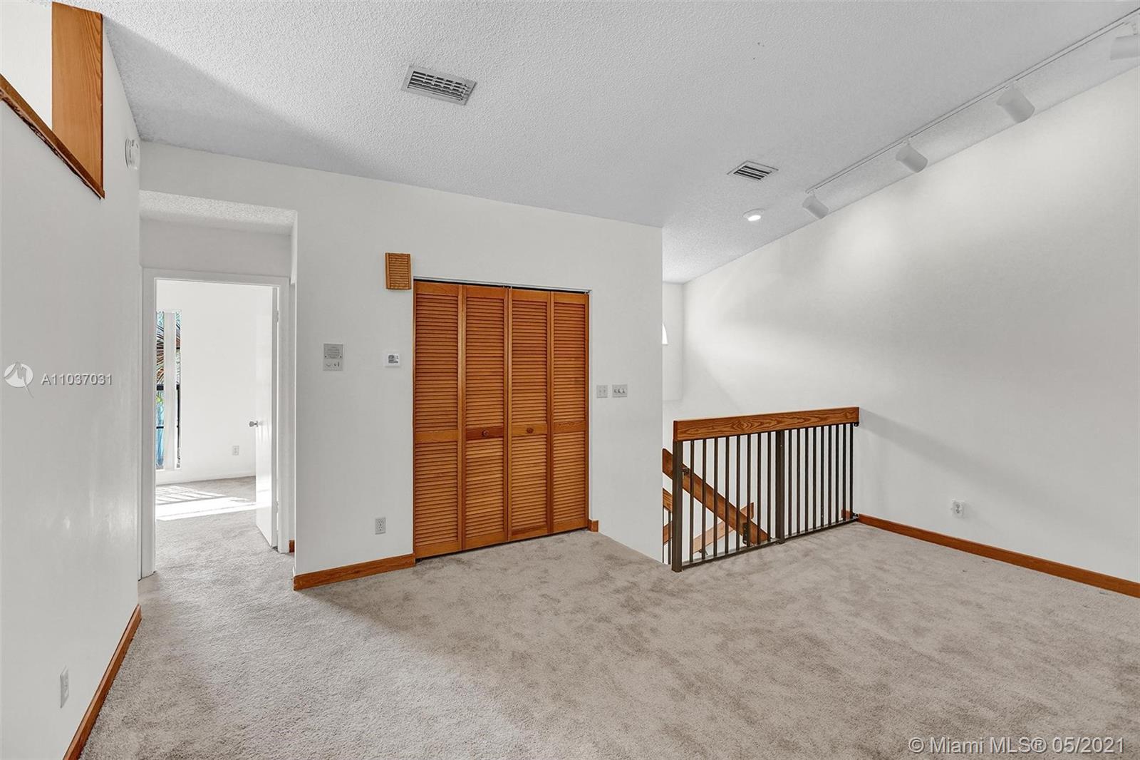 339 Ives Dairy Road, Unit 393 Miami, FL 33179 - Photo 14 of 49