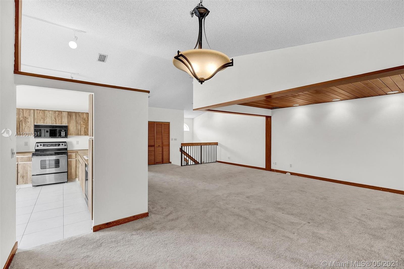 339 Ives Dairy Road, Unit 393 Miami, FL 33179 - Photo 23 of 49