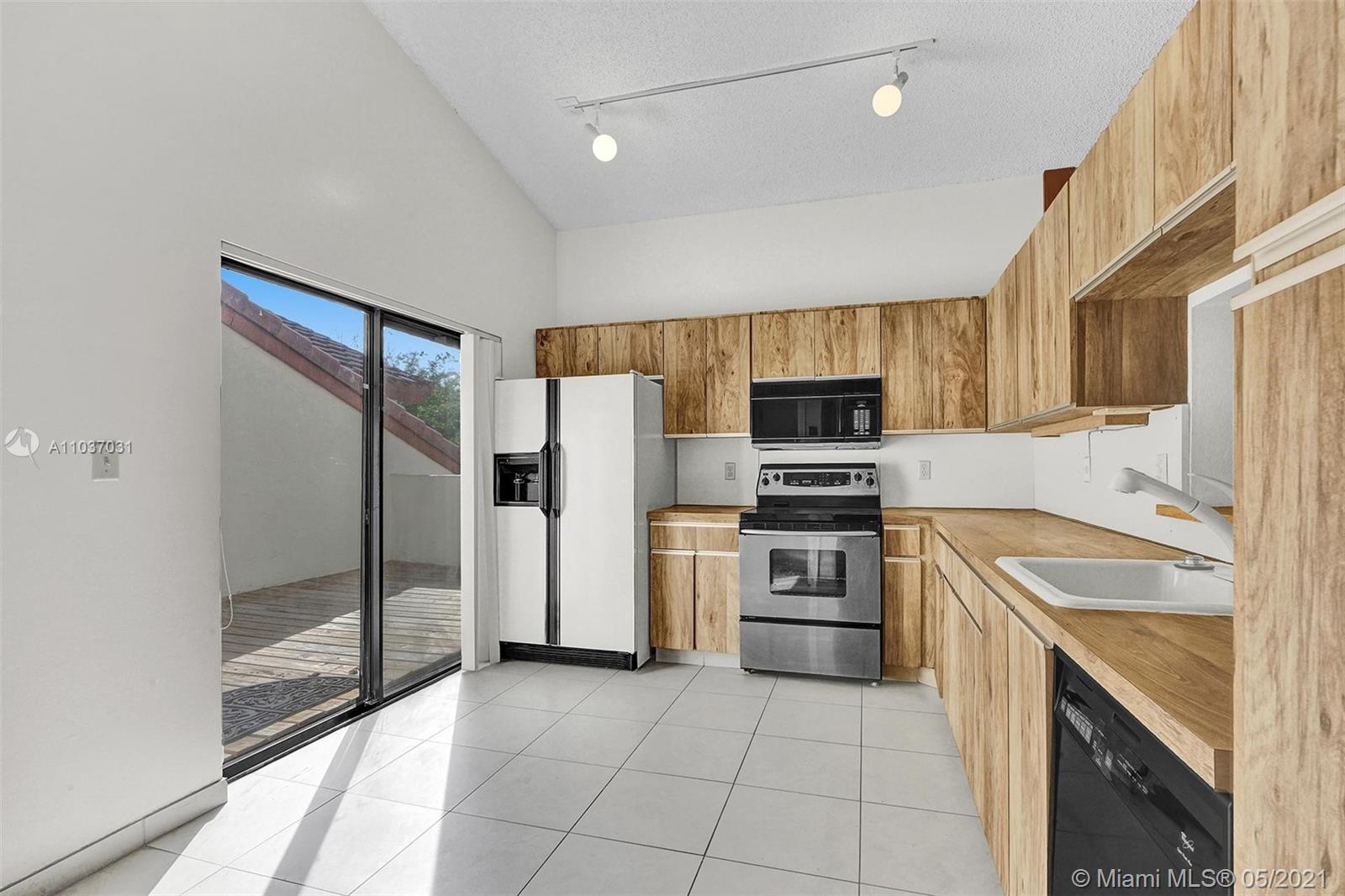339 Ives Dairy Road, Unit 393 Miami, FL 33179 - Photo 26 of 49