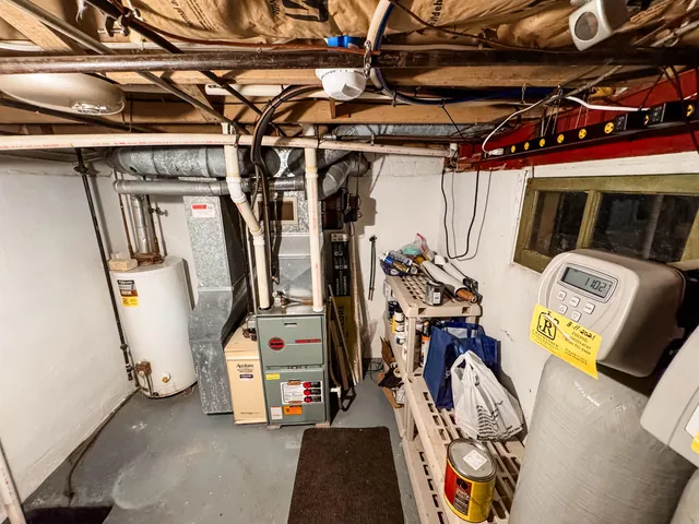 $435,000 | 2927 Sunset Point Lane, Oshkosh, WI 54904