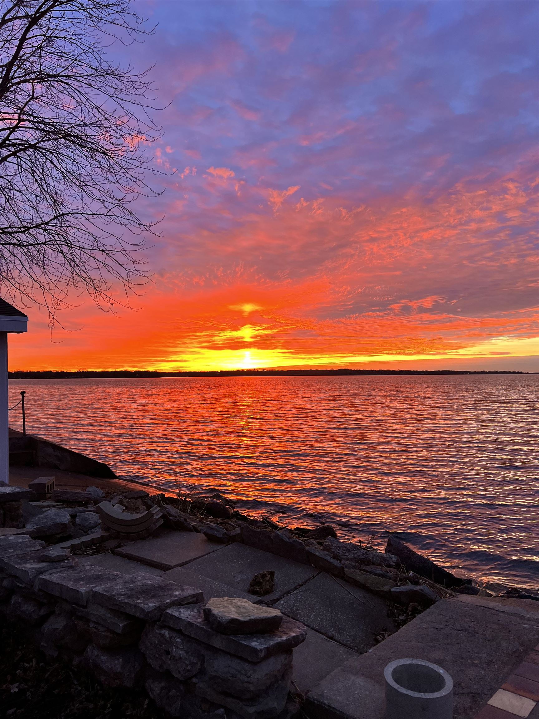 2927 Sunset Point Lane Oshkosh, WI 54904 - Photo 3 of 28