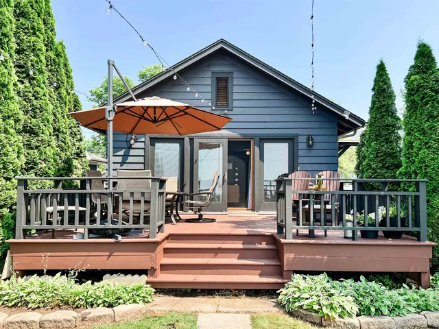 $435,000 | 2927 Sunset Point Lane, Oshkosh, WI 54904