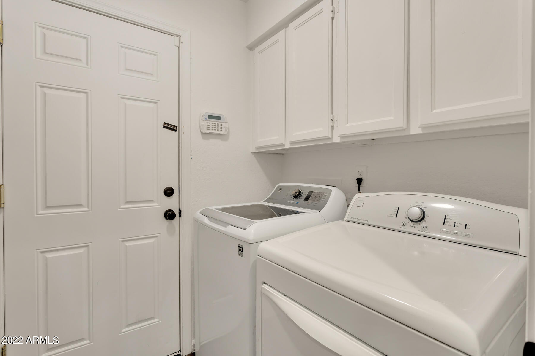 6110 East Spring Road Scottsdale, AZ 85254 - Photo 25 of 37 Laundry