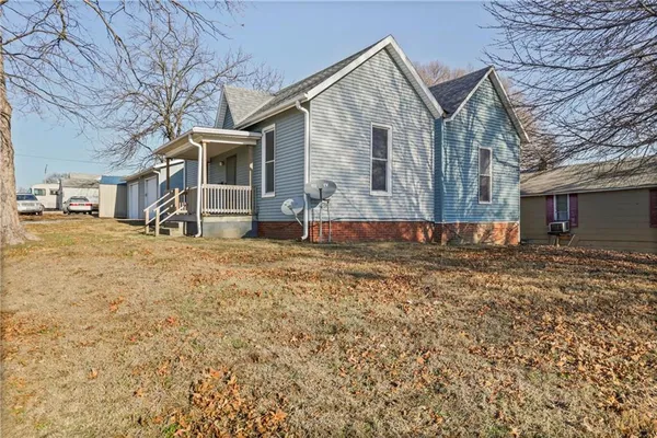 $135,000 | 2203 Walnut Street, Higginsville, MO 64037