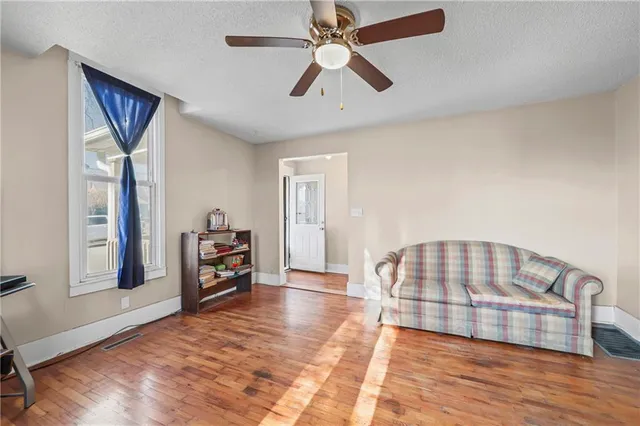 $145,000 | 2203 Walnut Street, Higginsville, MO 64037