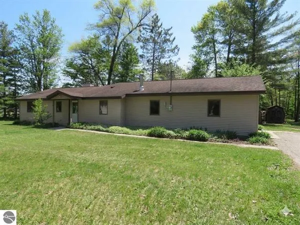 $249,900 | 7861 South Dyer Lake Drive, Falmouth, MI 49632