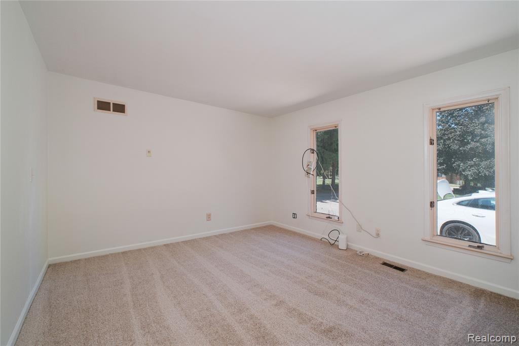 11050 Wealthy Lane Romeo, MI 48065 - Photo 21 of 53
