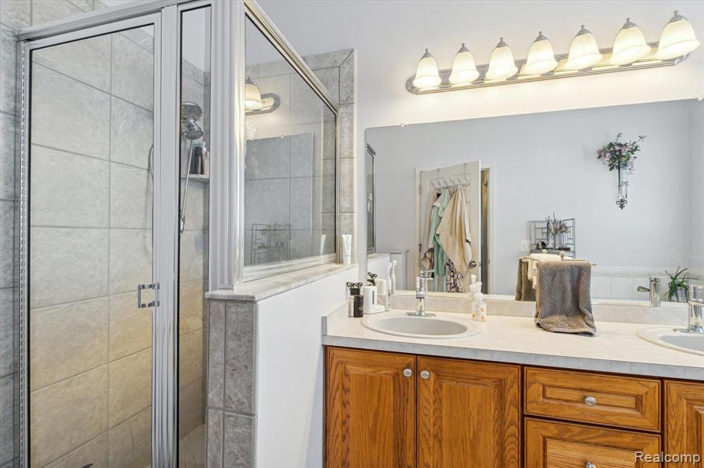 6543 Chatham Circle Rochester Hills, MI 48306 - Photo 24 of 51