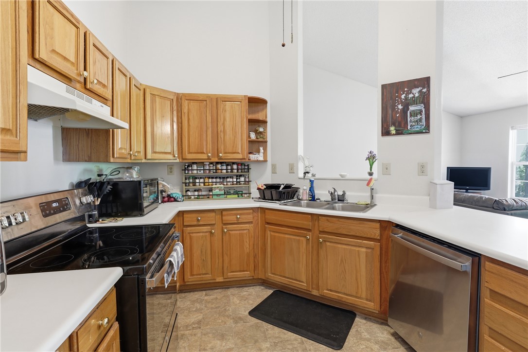 131 Wexford Drive Anderson, SC 29621 - Photo 13 of 25 This spacious kitchen offers ample cabinet storage and a practical layout for daily living.