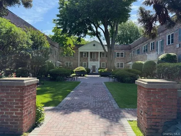 $229,000 | 43 North Forest Avenue, Unit G3, Rockville Centre, NY 11570