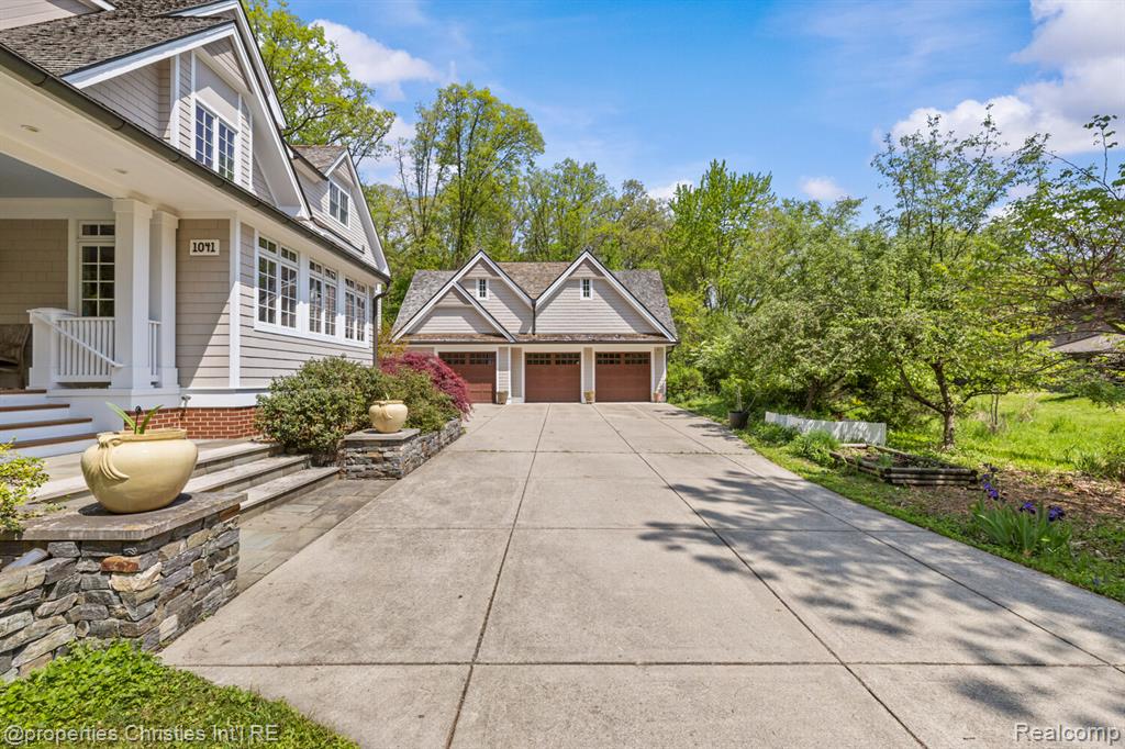 1041 Greentree Road Bloomfield Hills, MI 48304 - Photo 59 of 70