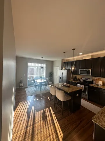 $379,900 | 15371 Sheffield Square Parkway, Orland Park, IL 60462