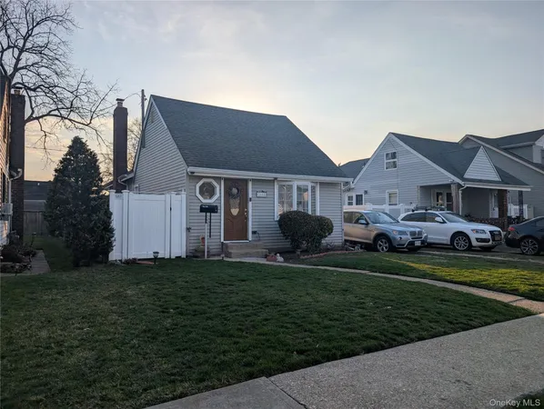 $599,900 | 2668 Rosebud Avenue, Merrick, NY 11566