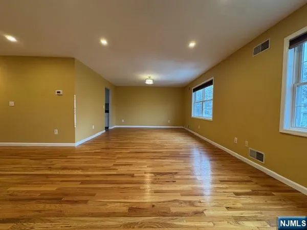 $3,400 | 106 East Madison Avenue, Dumont, NJ 07628