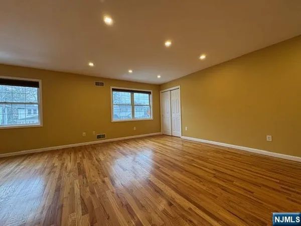 $3,400 | 106 East Madison Avenue, Dumont, NJ 07628