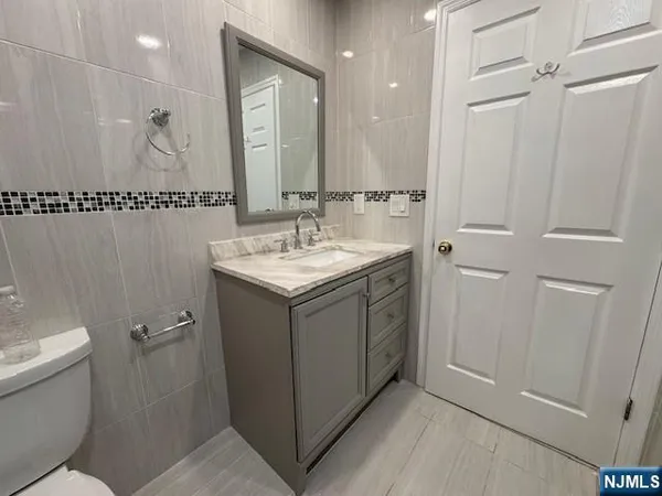 $3,400 | 106 East Madison Avenue, Dumont, NJ 07628