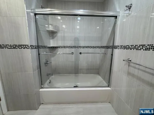 $3,400 | 106 East Madison Avenue, Dumont, NJ 07628