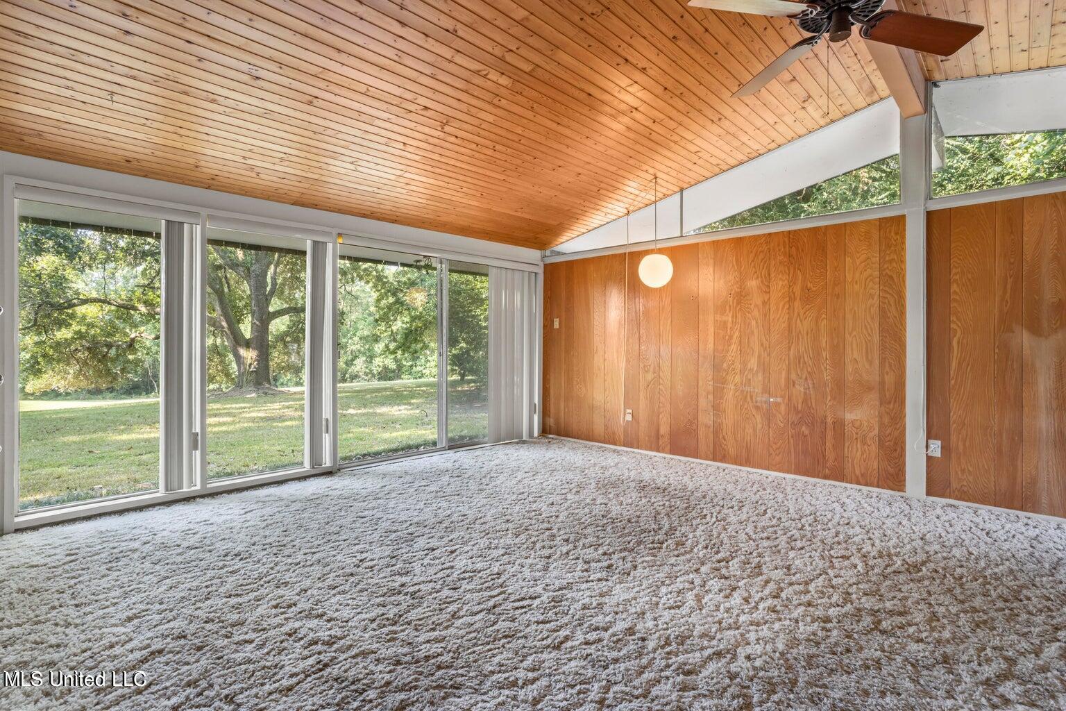 13821 Paraiso Road Ocean Springs, MS 39564 - Photo 4 of 35 Interior 2
