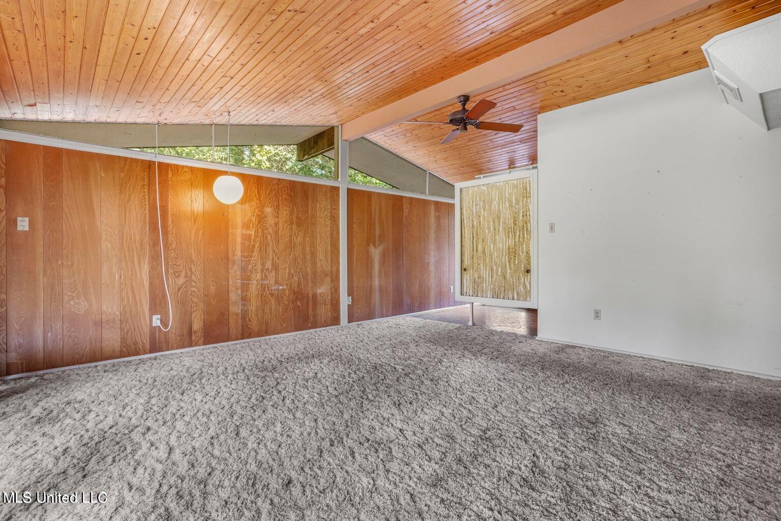 13821 Paraiso Road Ocean Springs, MS 39564 - Photo 5 of 35 Interior 3