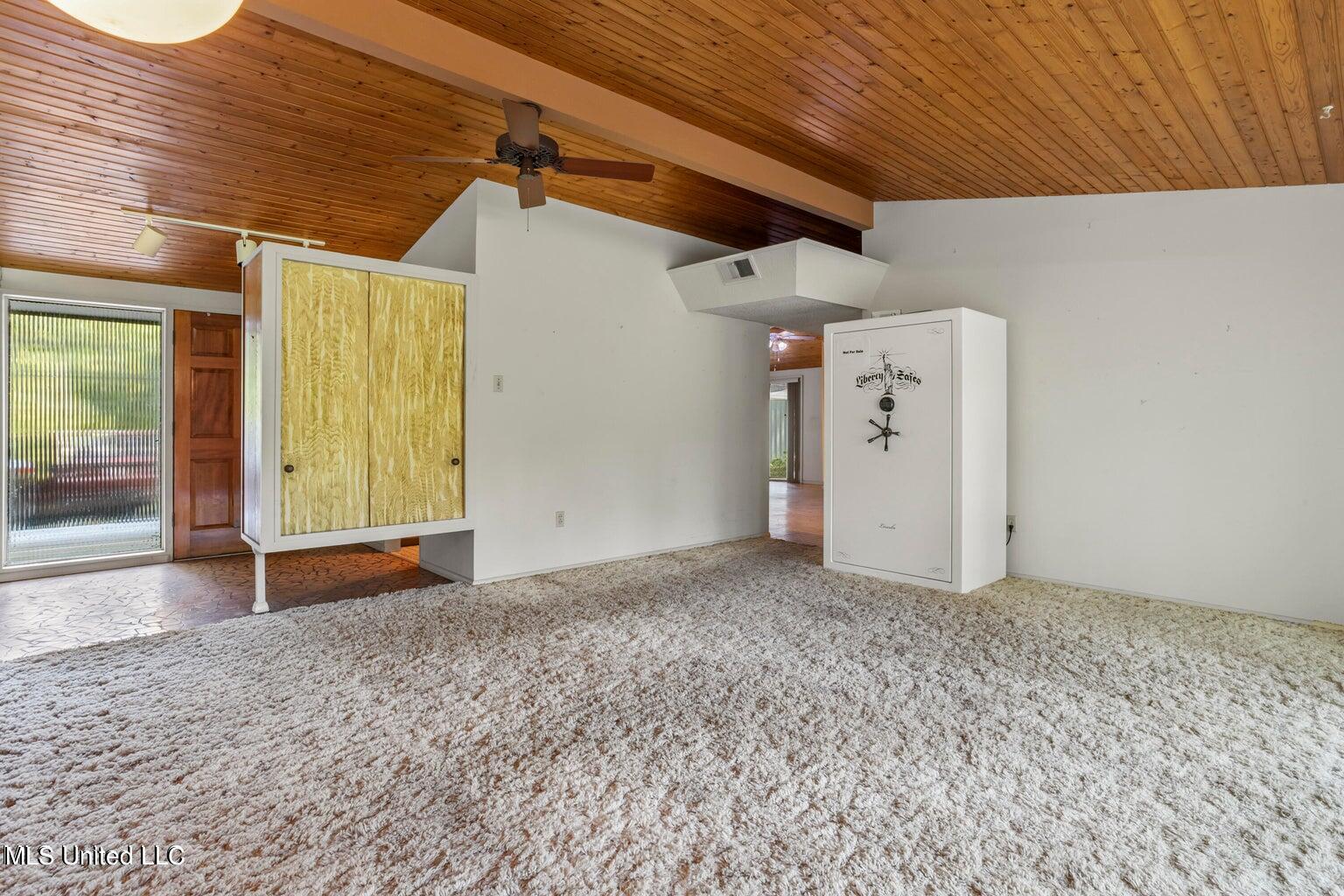 13821 Paraiso Road Ocean Springs, MS 39564 - Photo 6 of 35 Interior 4