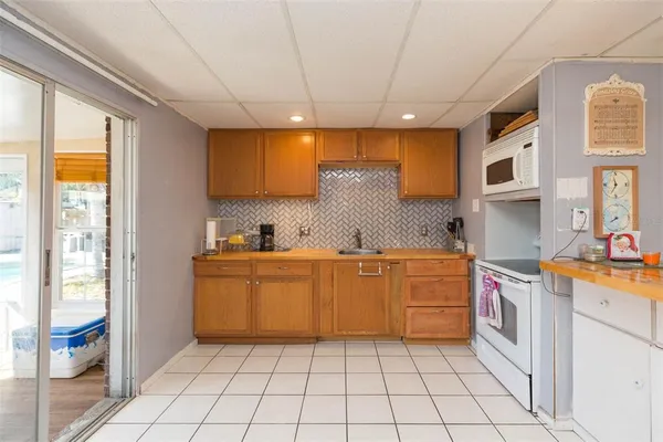 $434,900 | 4102 West Fairview Heights, Tampa, FL 33616
