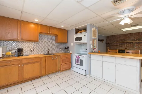 $434,900 | 4102 West Fairview Heights, Tampa, FL 33616