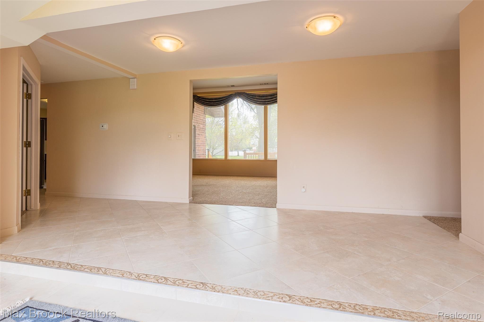 2355 West Wattles Road Troy, MI 48098 - Photo 19 of 53 2355 W Wattles-19.jpg
