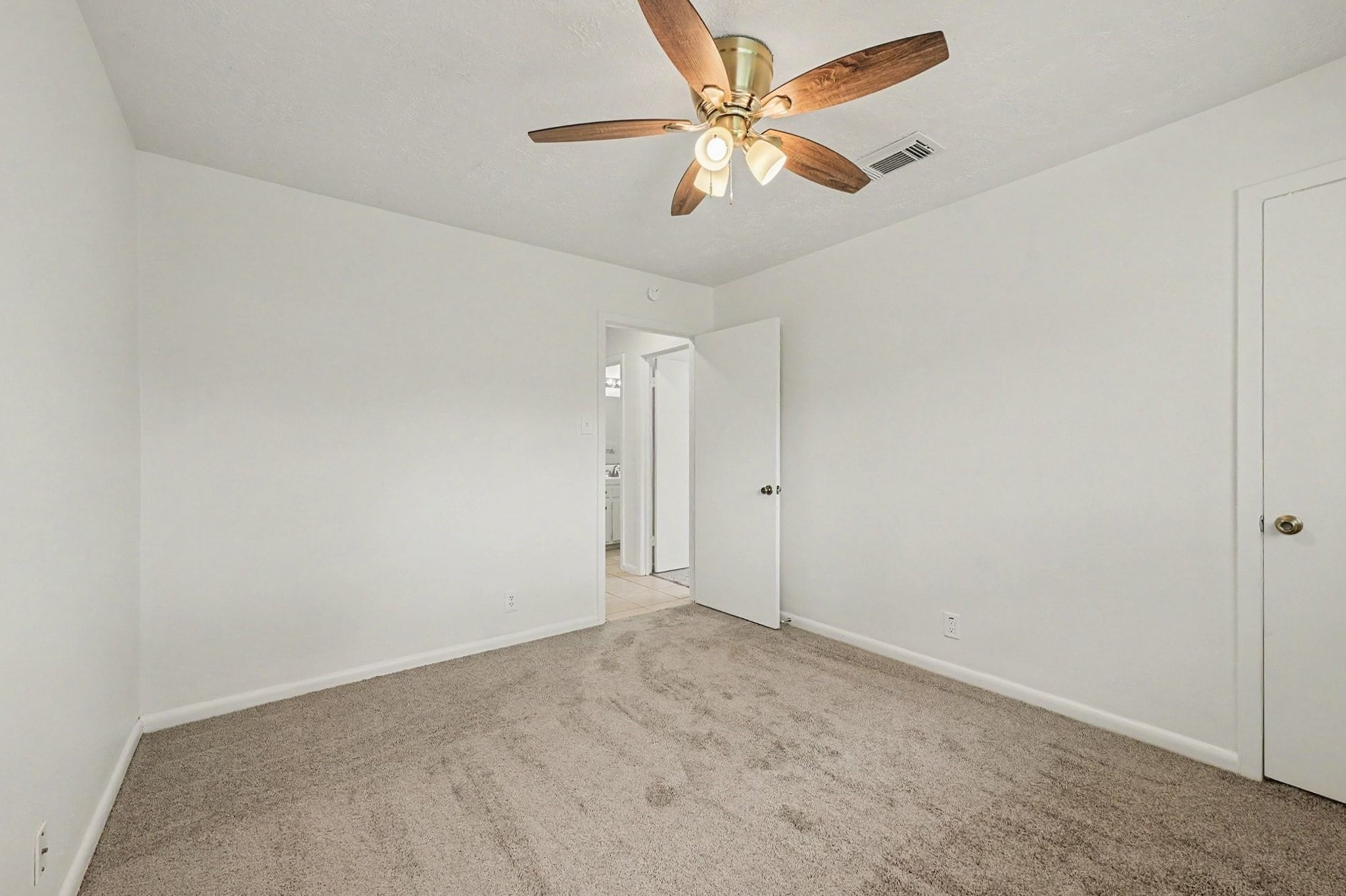9315 Val Verde Street Houston, TX 77063 - Photo 14 of 27
