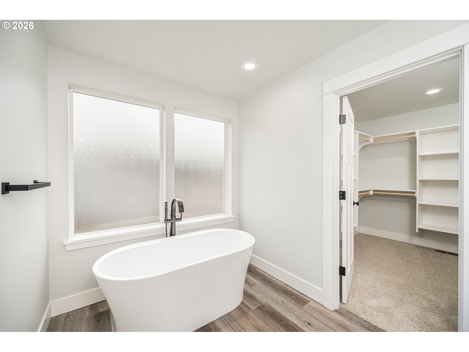 24678 Perkins Road, Unit LOT 26 Veneta, OR 97487 - Photo 29 of 48 a bathroom with a sink and a mirror