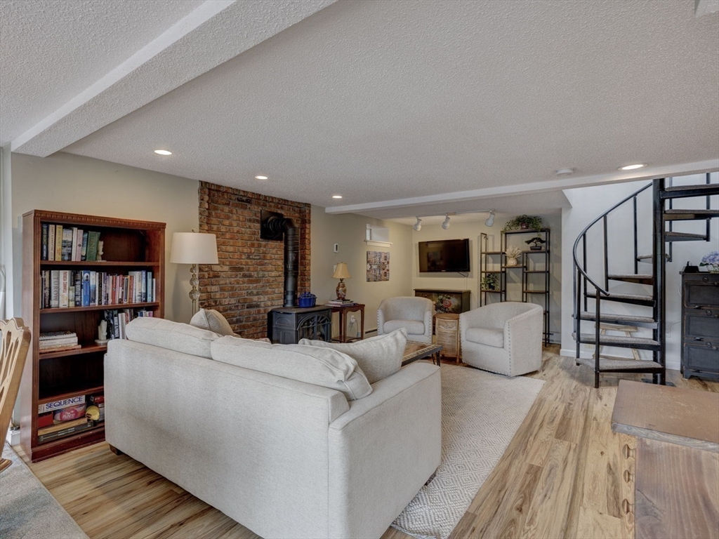 31 Pine Tree Drive Holland, MA 01521 - Photo 9 of 38