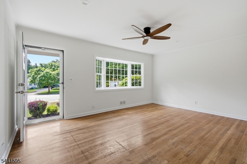52 Hamilton Street Madison, NJ 07940 - Photo 2 of 34