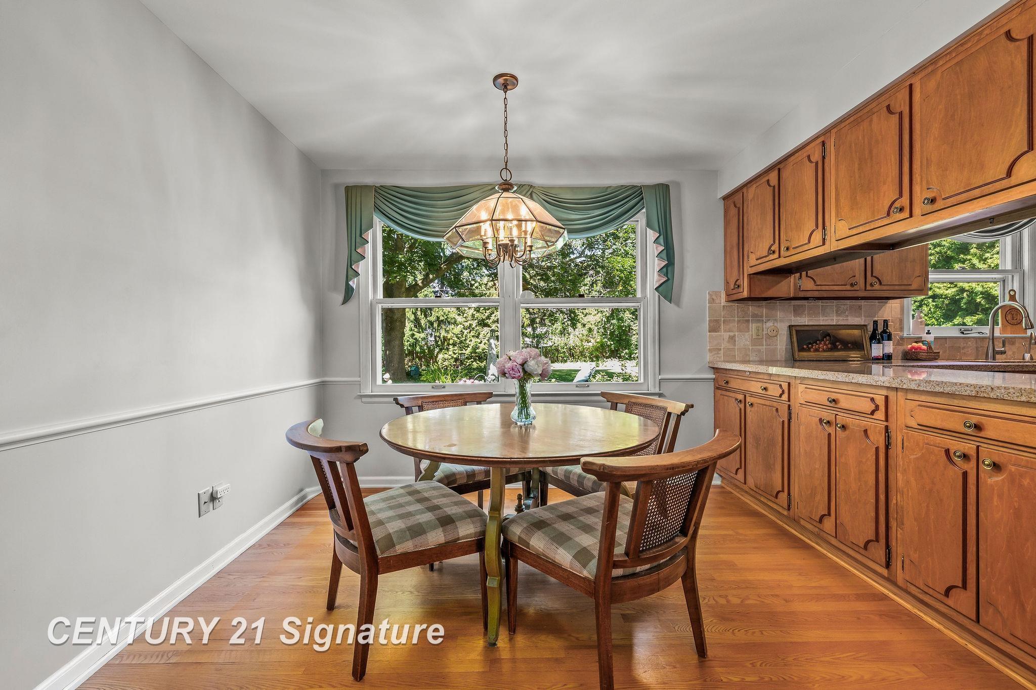 358 Somerset Road Saginaw, MI 48638 - Photo 7 of 46